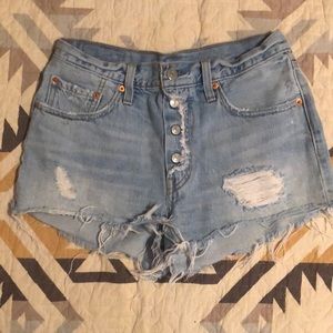 Levi’s 501 distressed cut off shorts